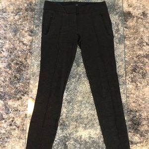 LOFT fancy grey stretchy leggings w/ pockets